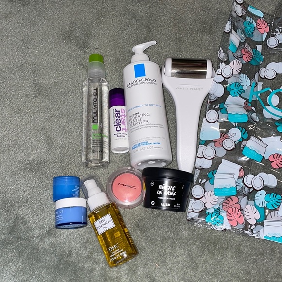 Selling this huge bundle of beauty products ☺️ - Picture 1 of 3